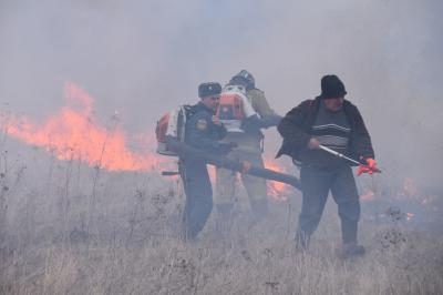 Пителинские огнеборцы не дали сгореть селу Большие Мочилы