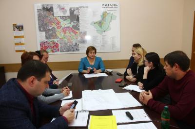Елена Сорокина обсудила застройку участка на улице Пугачёва с инициативной группой жителей