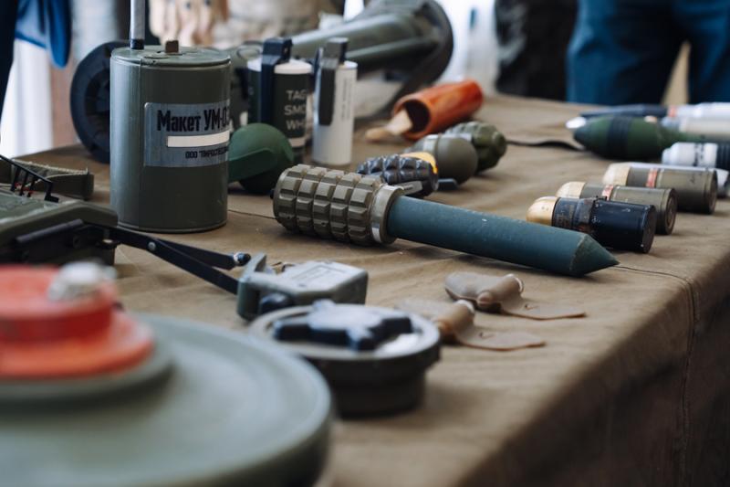 В преддверии Дня защитника Отечества в Рязоблдуме открылась выставка, посвящённая СВО