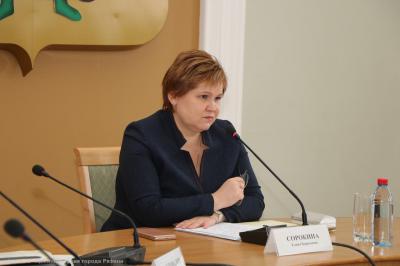 В мэрии Рязани объявили взыскания за грязь в Кремлёвском сквере и на ярмарке на улице Новаторов