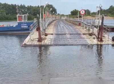 Водители пожаловались на понтонный мост близ села Троица Спасского района