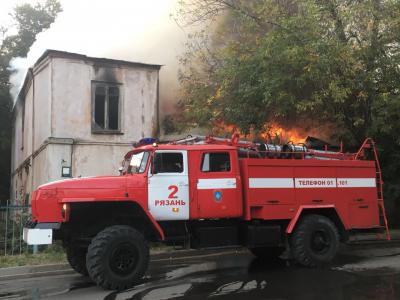 В Рязани сгорело здание клуба Керамзавода