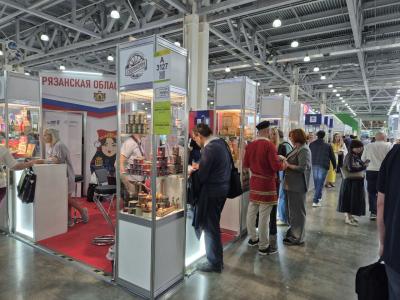 Чай, мёд и калинники: рязанцы участвуют в международной выставке продуктов питания