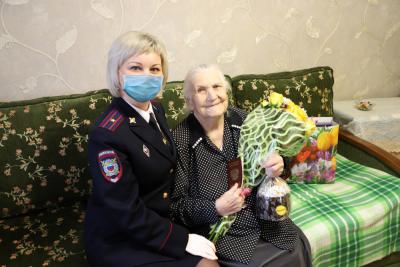 В Рязани паспорт гражданина РФ получила 98-летняя участница ВОВ