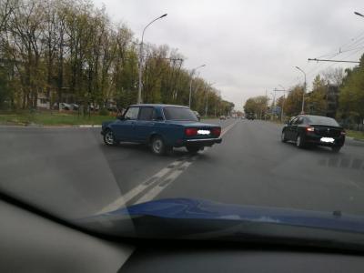 Рязанцы закрасили сплошные полосы на Куйбышевском шоссе