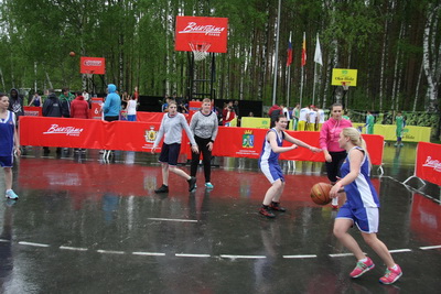 На кортах рязанского парк-отеля «Фестиваль» начались игры «Железки»