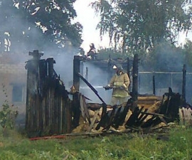В Рязанской области за ночь сгорели две хозпостройки