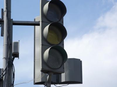 Светофор на перекрёстке улиц Чкалова и Никулина заработает через неделю