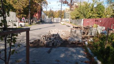 На улице Соборной в Рязани перекладывают тротуарную плитку