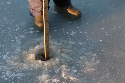 Рязанцам рассказали о толщине льда на водоёмах
