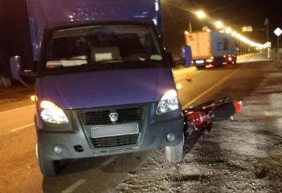 Под Михайловом «Газель» столкнулась с мотоциклом, пострадали байкер и его пассажир