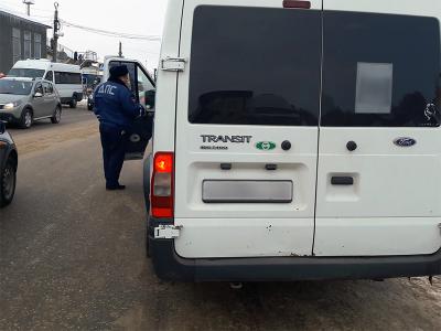 Рязанские гаишники выявили 12 нарушений ПДД, допущенных при перевозке пассажиров