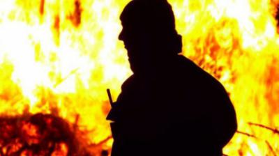 Следователи выясняют обстоятельства гибели двух человек на пожаре в Сапожке