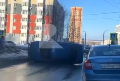 В Дашково-Песочне Рязани перевернулась легковушка