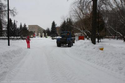 Борис Ясинский проверил, как убирают снег в ЦПКиО