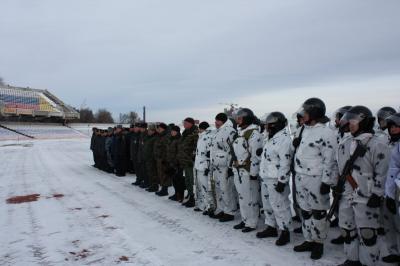 Почти триста рязанских полицейских задерживали вооружённых преступников