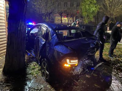 На улице Циолковского пьяный водитель Toyota «догнал» Volkswagen