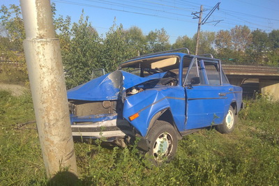 На улице Халтурина в Рязани автомобиль врезался в столб, водитель погиб