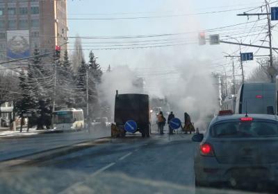 На Первомайском проспекте в Рязани опять работают коммунальщики