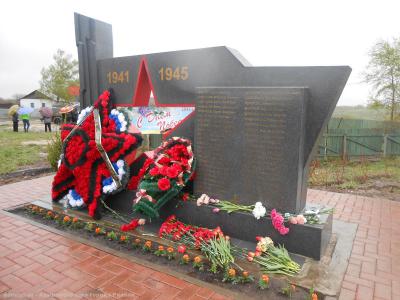 В Карцево открыли памятник жителям посёлка — участникам ВОВ