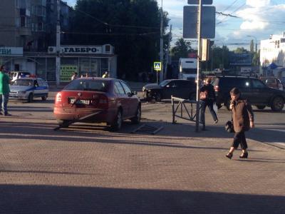 На пересечении улиц Новосёлов и Советской Армии случилась авария