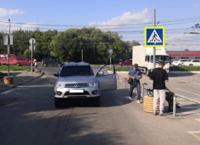 На Московском шоссе в Рязани иномарка сбила двух подростков на пешеходном переходе