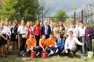 В Рязанском агротехнологическом университете посадили аллею первокурсников