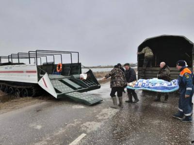 Спасатели эвакуировали женщину с травмой из села Заокское под Рязанью