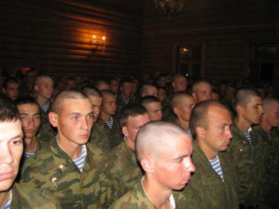 Курсанты Рязанского десантного училища помолились