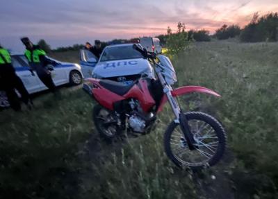 В поле под Рязанью байкер сбил велосипедистку