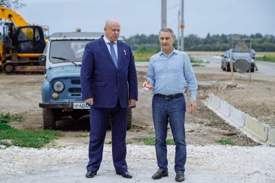 Аркадий Фомин проверил реконструкцию участка дороги в Шиловском районе