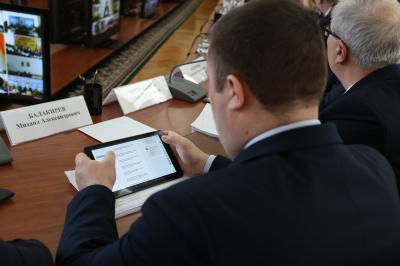 Николай Любимов: «Заседания правительства области будут проходить с использованием электронных планшетов»