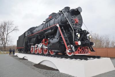 В Сасово монумент славы железнодорожникам открыли паровозным гудком