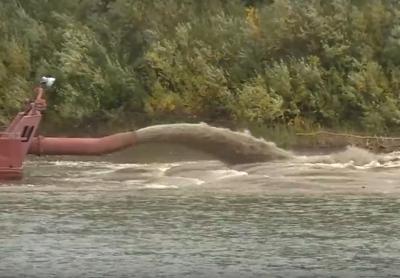 В Оке под Елатьмой углубляют дно из-за резкого падения уровня воды