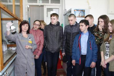 Рязанская НПК организовала открытый урок химии для учащихся Турлатовской школы