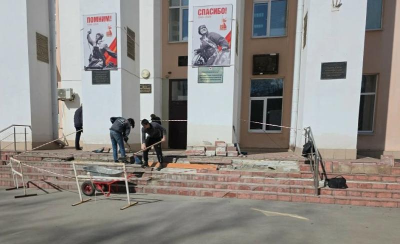 В Рязанском кардиодиспансере приводят в порядок входную группу