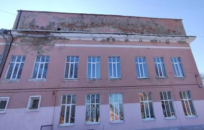 Часть здания Дворца детского творчества в Рязани продолжает ветшать
