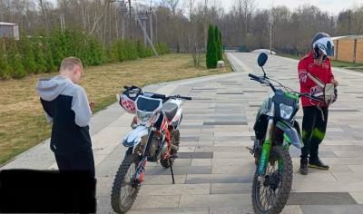 В Рязани гаишники поймали двух подростков на мотоциклах