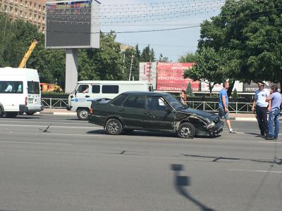 На площади Ленина таксист столкнулся с «пятнашкой»