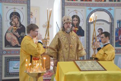 Митрополит Марк отслужил литургию в храме села Глебово
