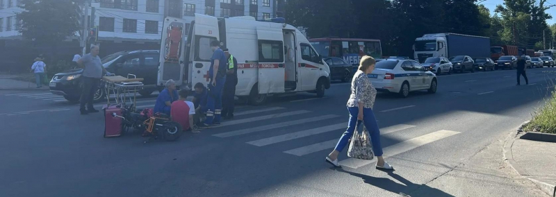 На Куйбышевском шоссе в аварии пострадал велокурьер