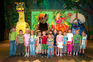 Юные рязанцы приглашаются на весёлый спектакль «Приключения динозавриков»