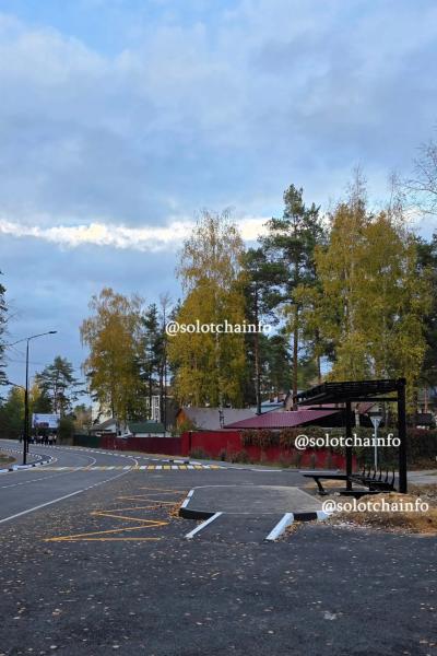 В Солотче начали монтировать остановочные павильоны на дороге к «Сосновому бору»