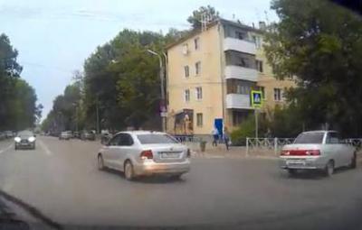 В Рязани водитель «десятки» едва избежал ДТП