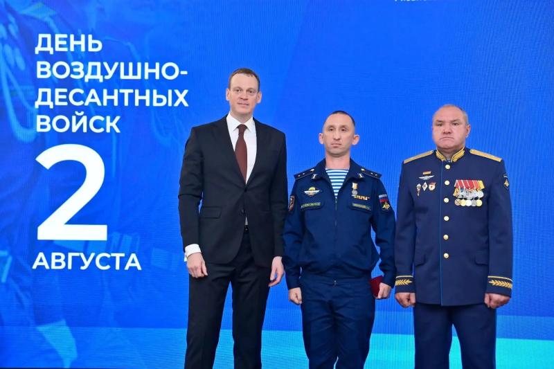 Павел Малков вручил награды личному составу Рязанского территориального гарнизона