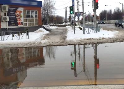 В Канищево затопило пешеходный переход
