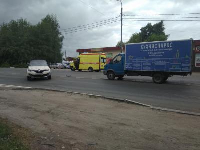 На улице Ситниковской в Рязани столкнулись Renault Kaptur и «Газель»