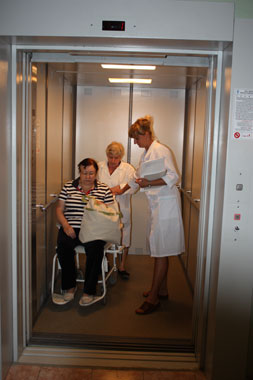 В городской больнице №5 запущен новый лифт