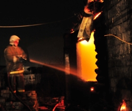 Два пожарных расчёта не спасли жилой дом в Спасском районе