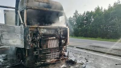 На трассе под Ряжском сгорела фура
